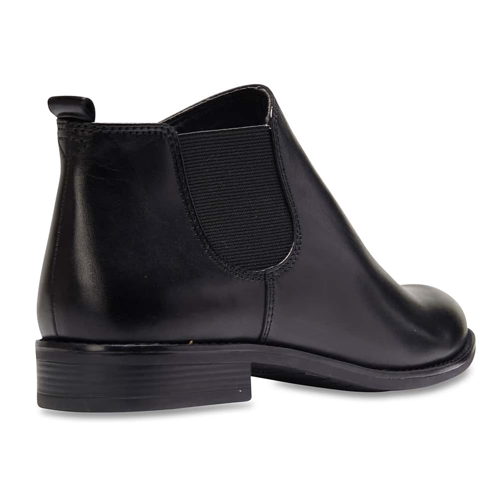 Scope Boot in Black Leather