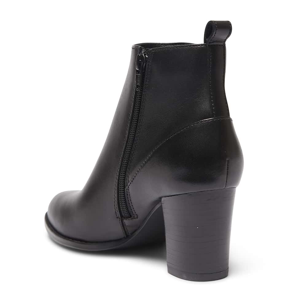 Geronimo Boot in Black Leather