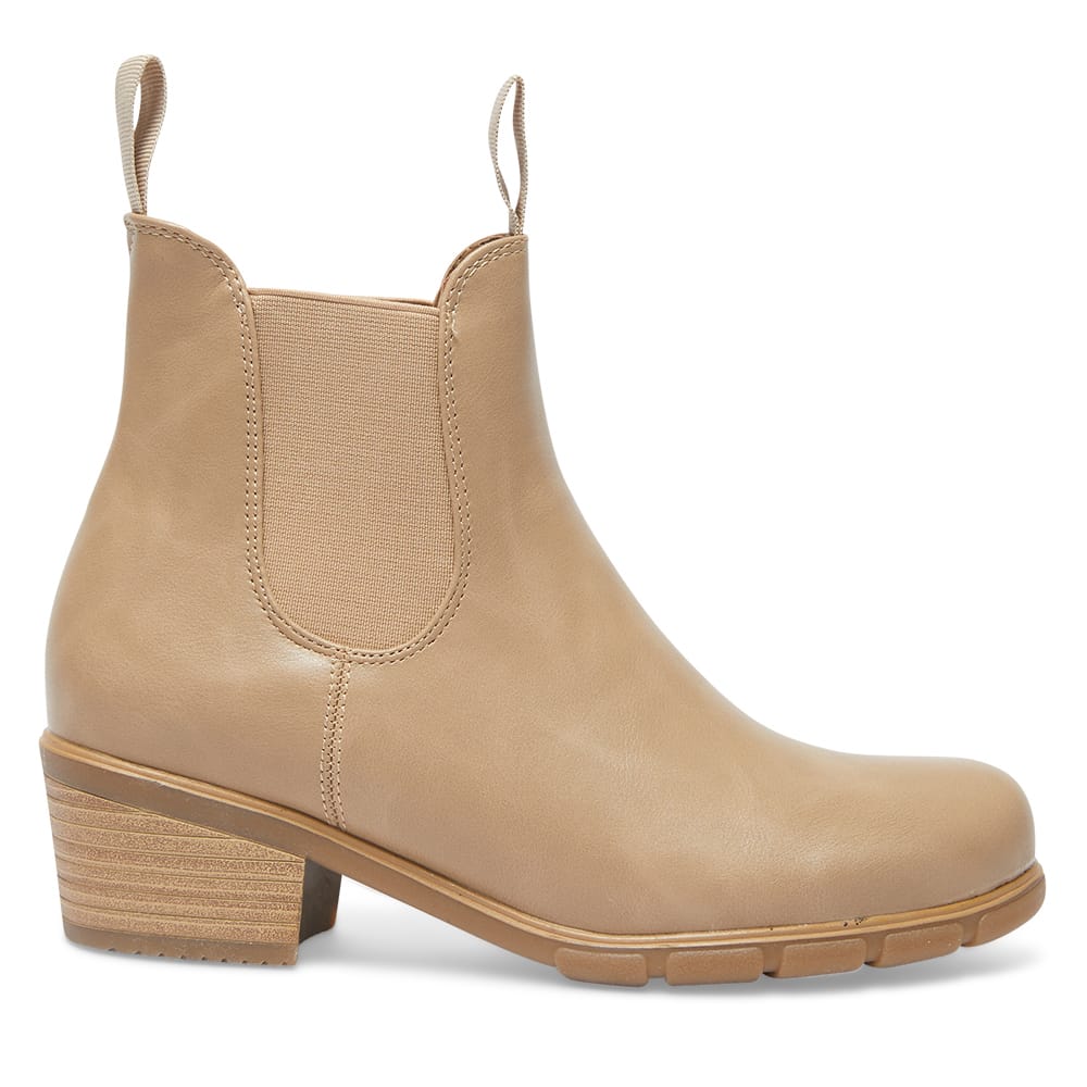 Hamlet Boot in Taupe Smooth Ravella Shoe HQ