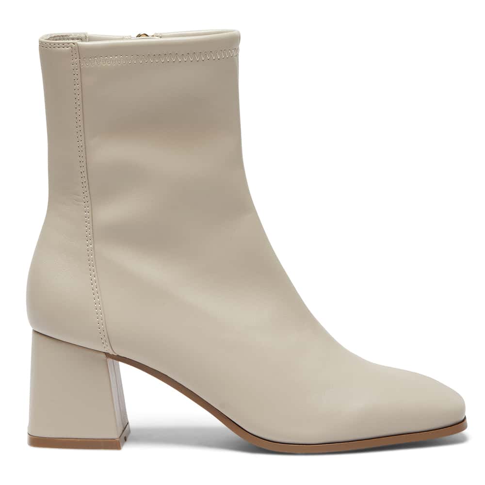 Hampton Boot in Nude Stretch