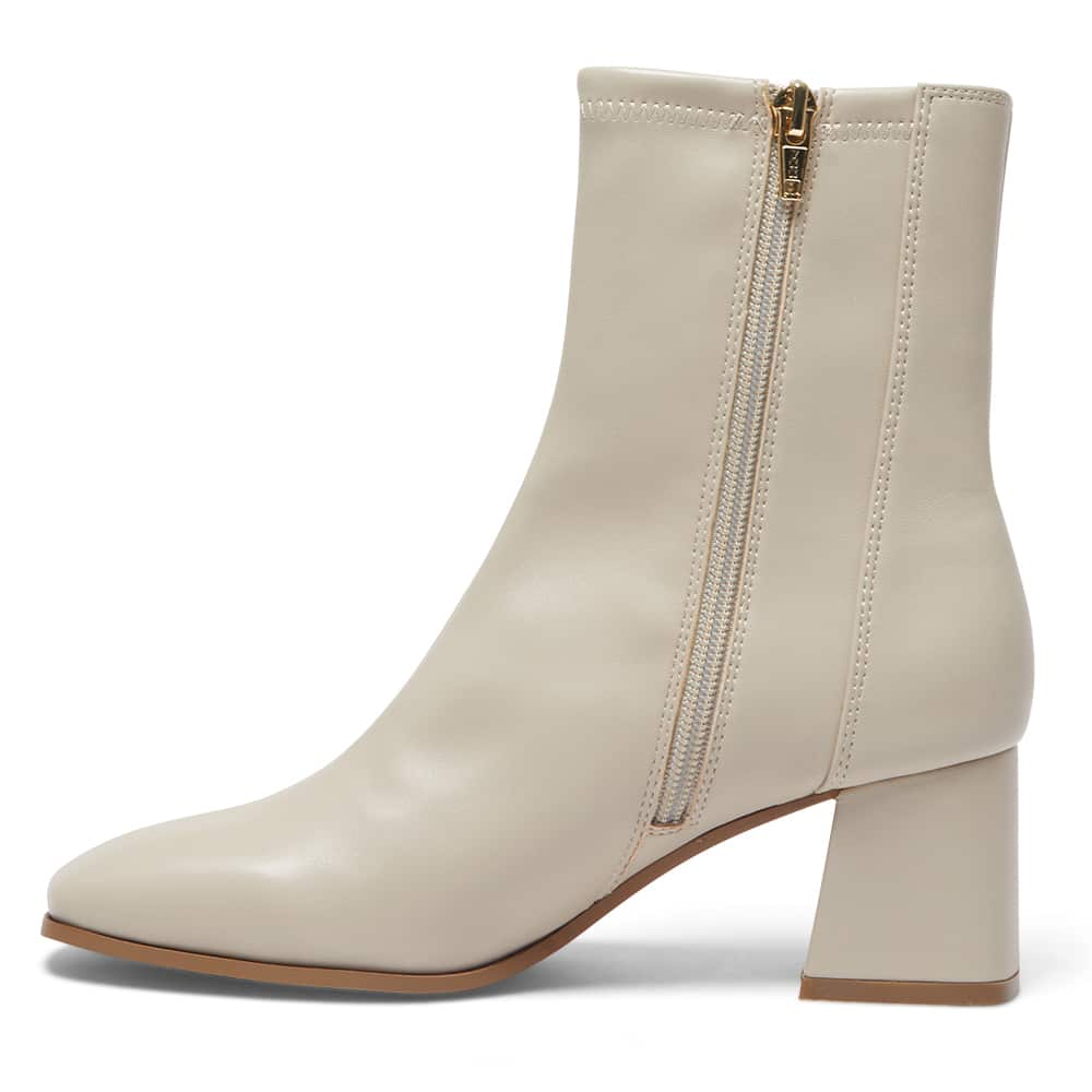 Hampton Boot in Nude Stretch