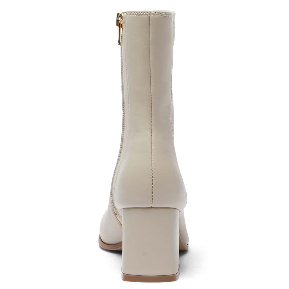Hampton Boot in Nude Stretch