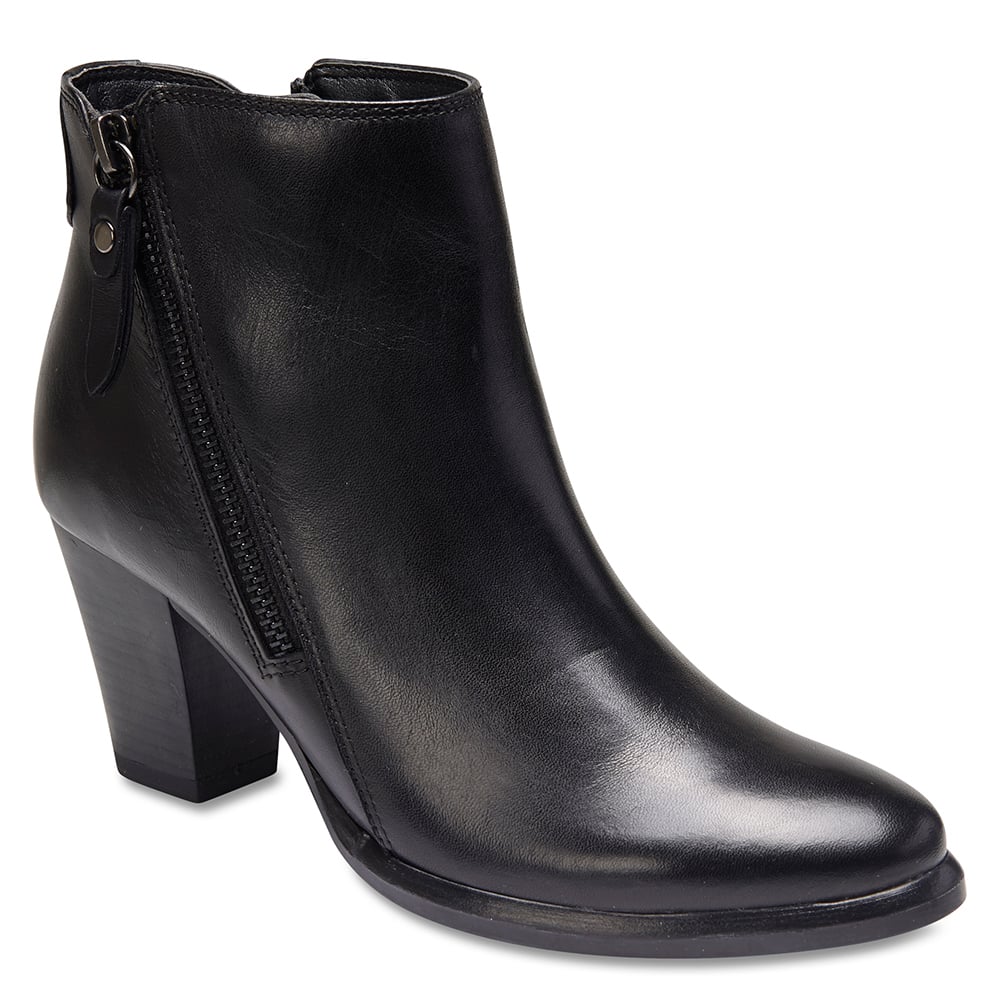 Yates Boot in Black Leather