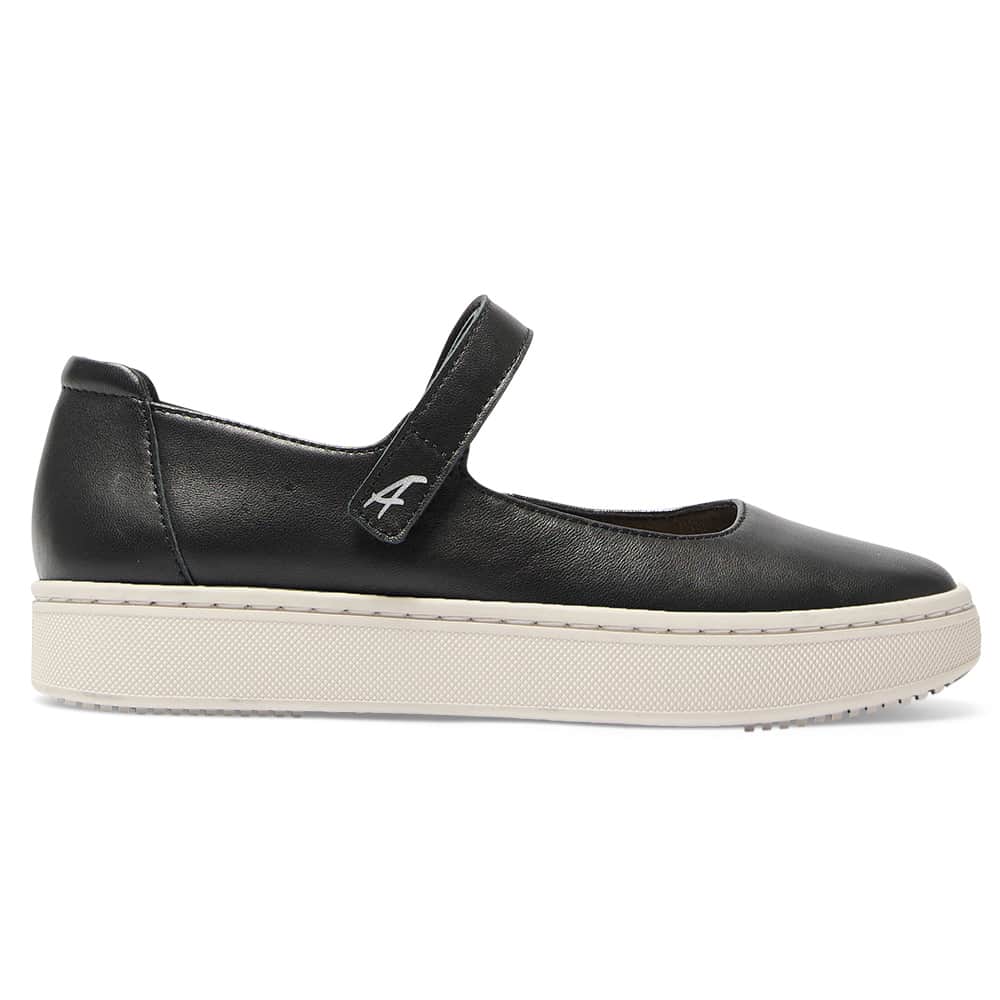 Albany Ballet Flat in Black Leather