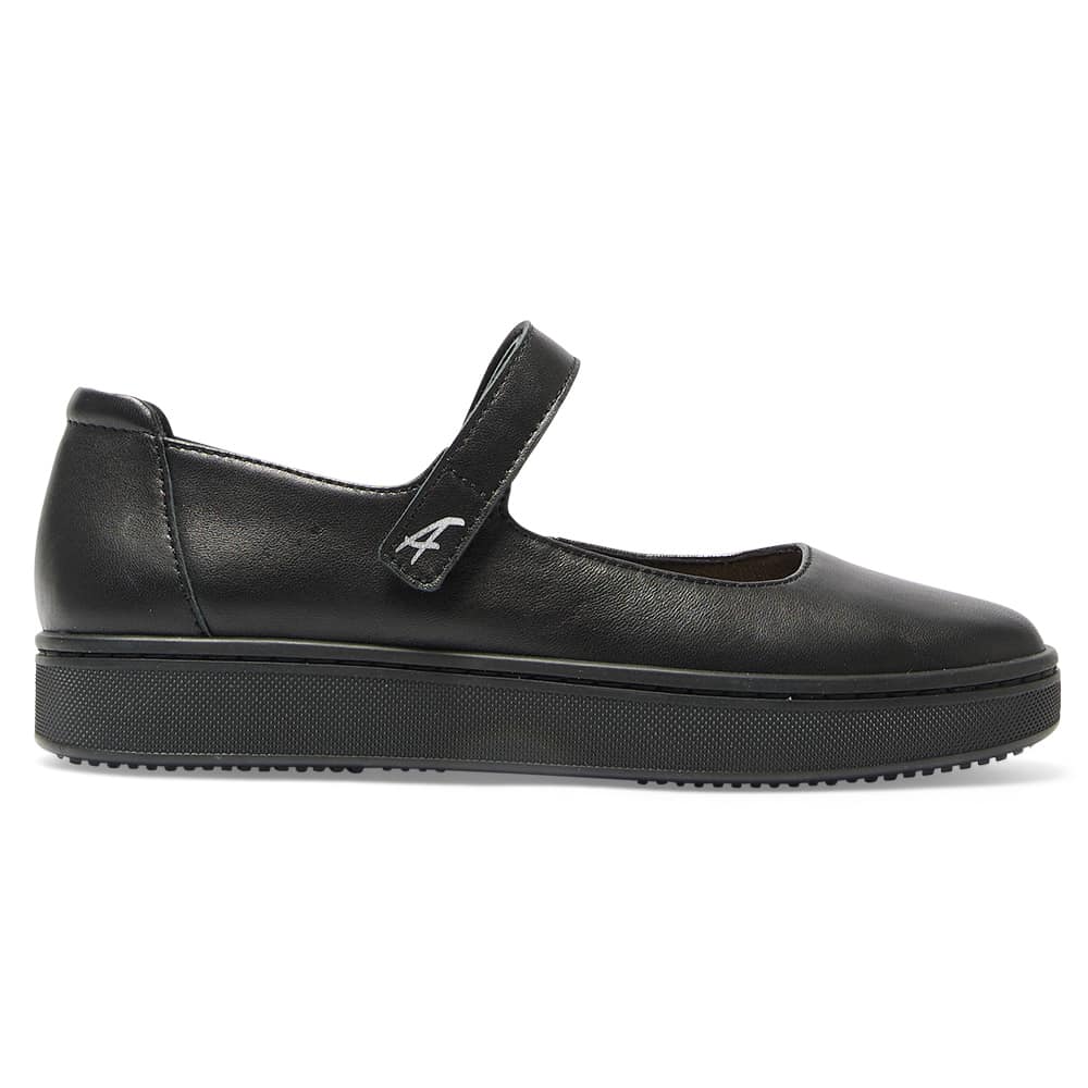 Albany Ballet Flat in Black On Black Leather