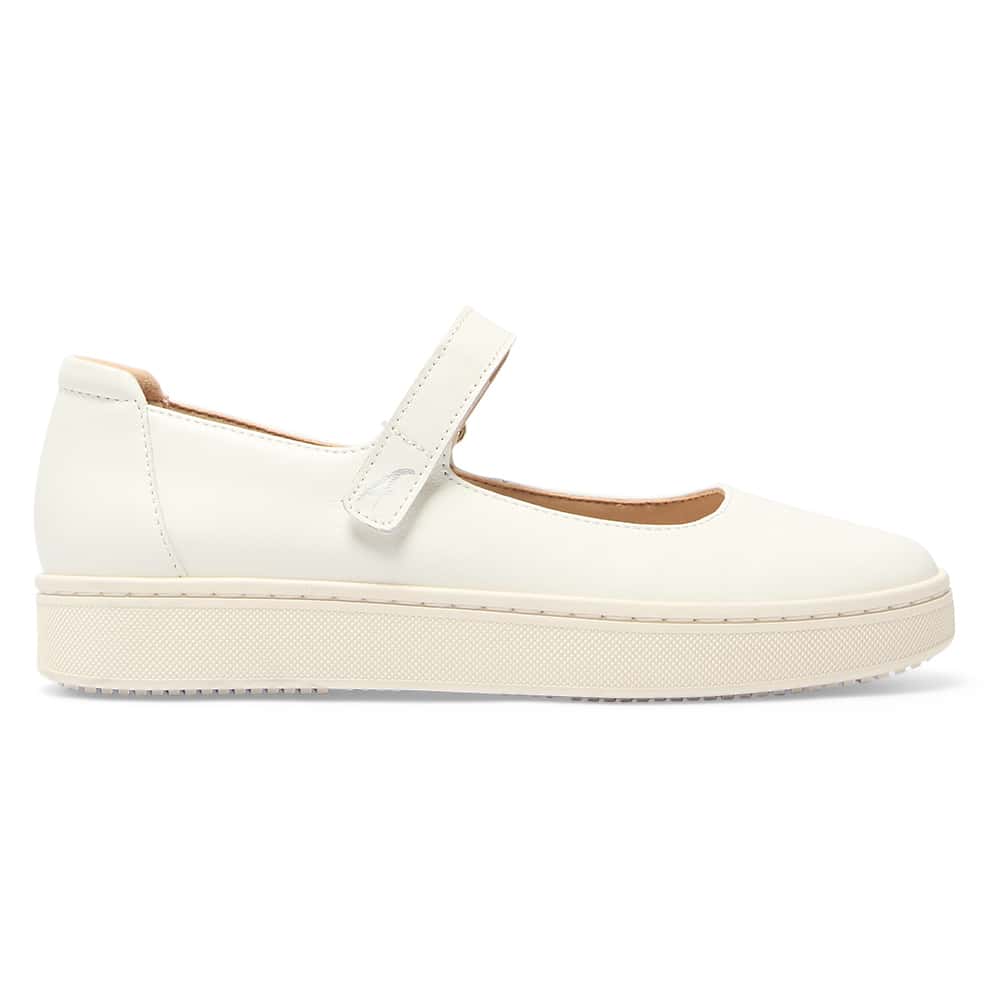 Albany Ballet Flat in White Leather