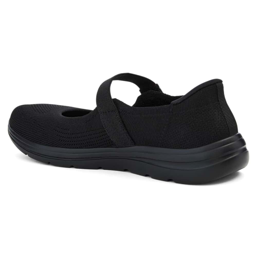 Carter Sneaker in Black On Black