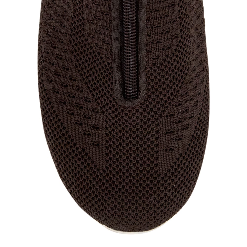 Oberon Sneaker in Chocolate Stretch