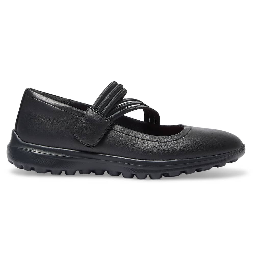 Olsen Ballet Flat in Black On Black