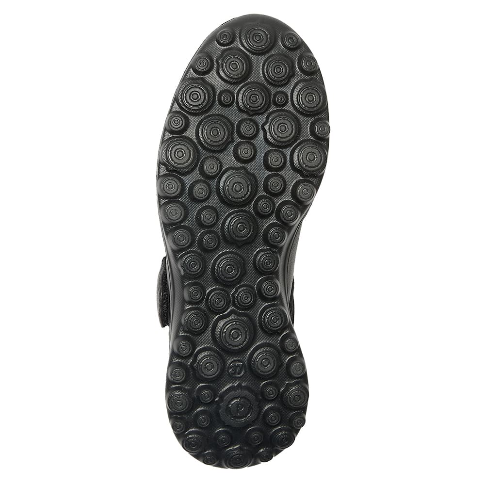 Olsen Ballet Flat in Black On Black
