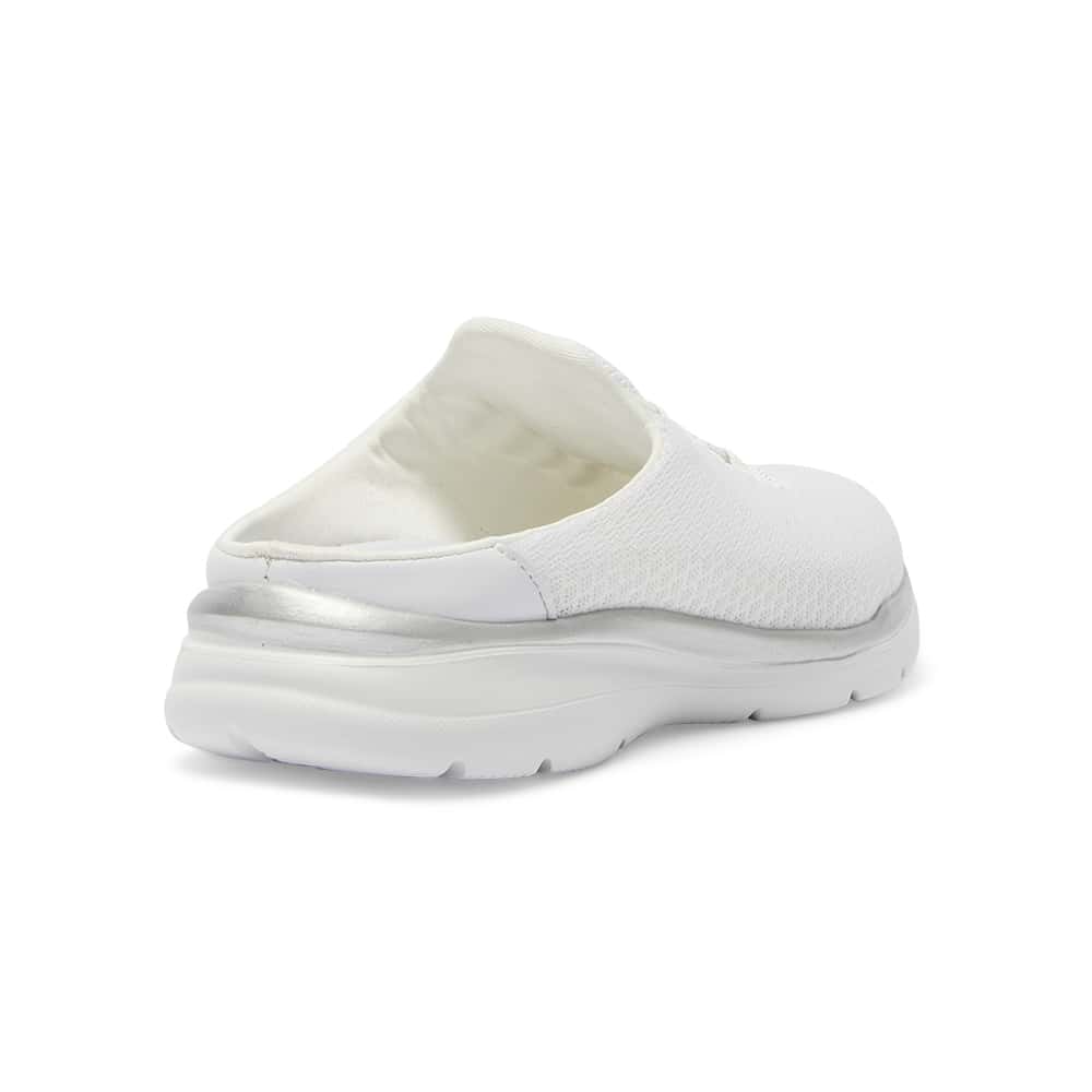 Quest Flat in White Knit