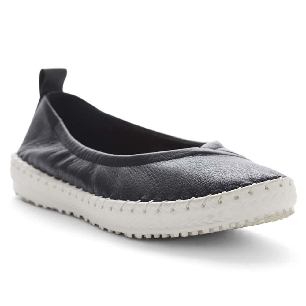 Rosalia Flat in Black Leather