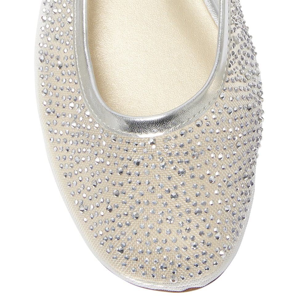 Topaz Flat in Silver Metallic