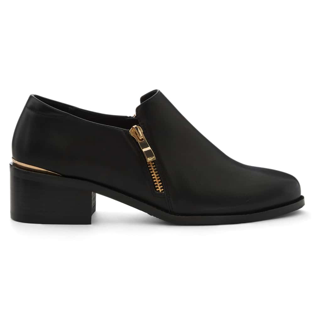 Argyle Boot in Black Leather