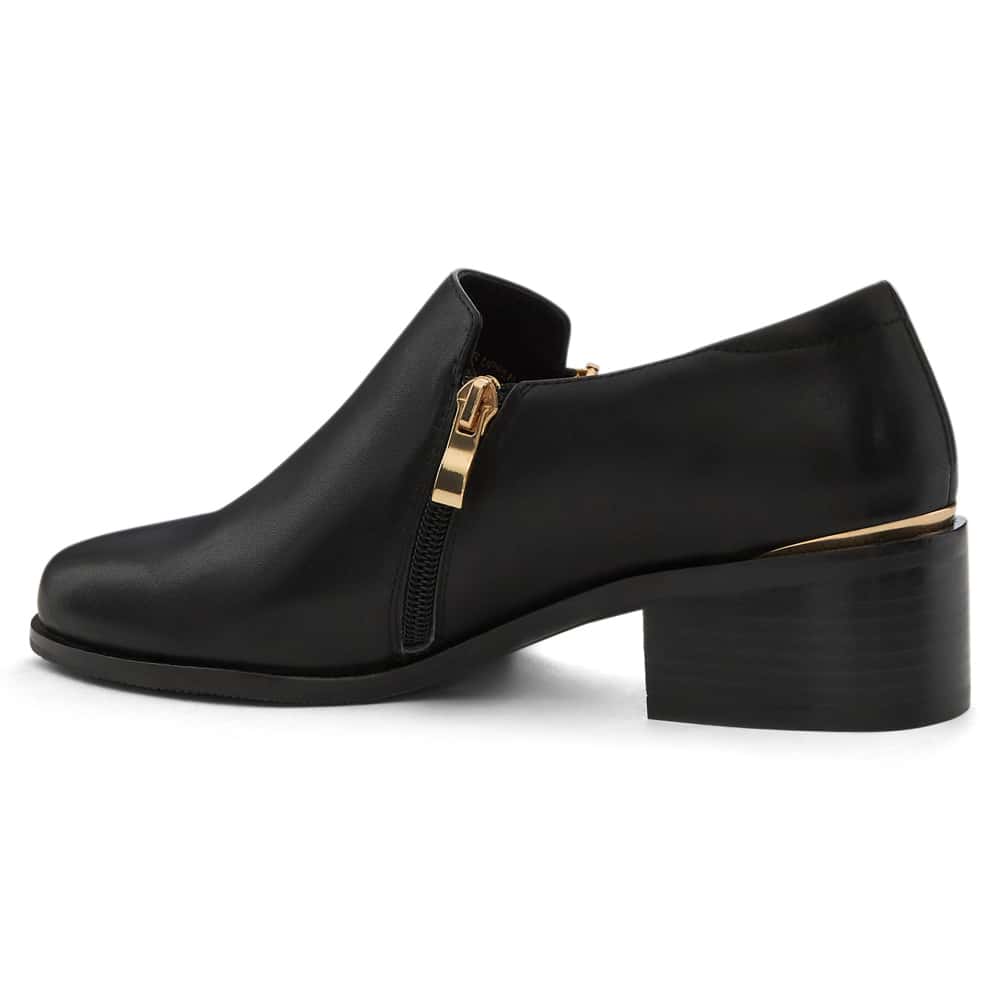 Argyle Boot in Black Leather