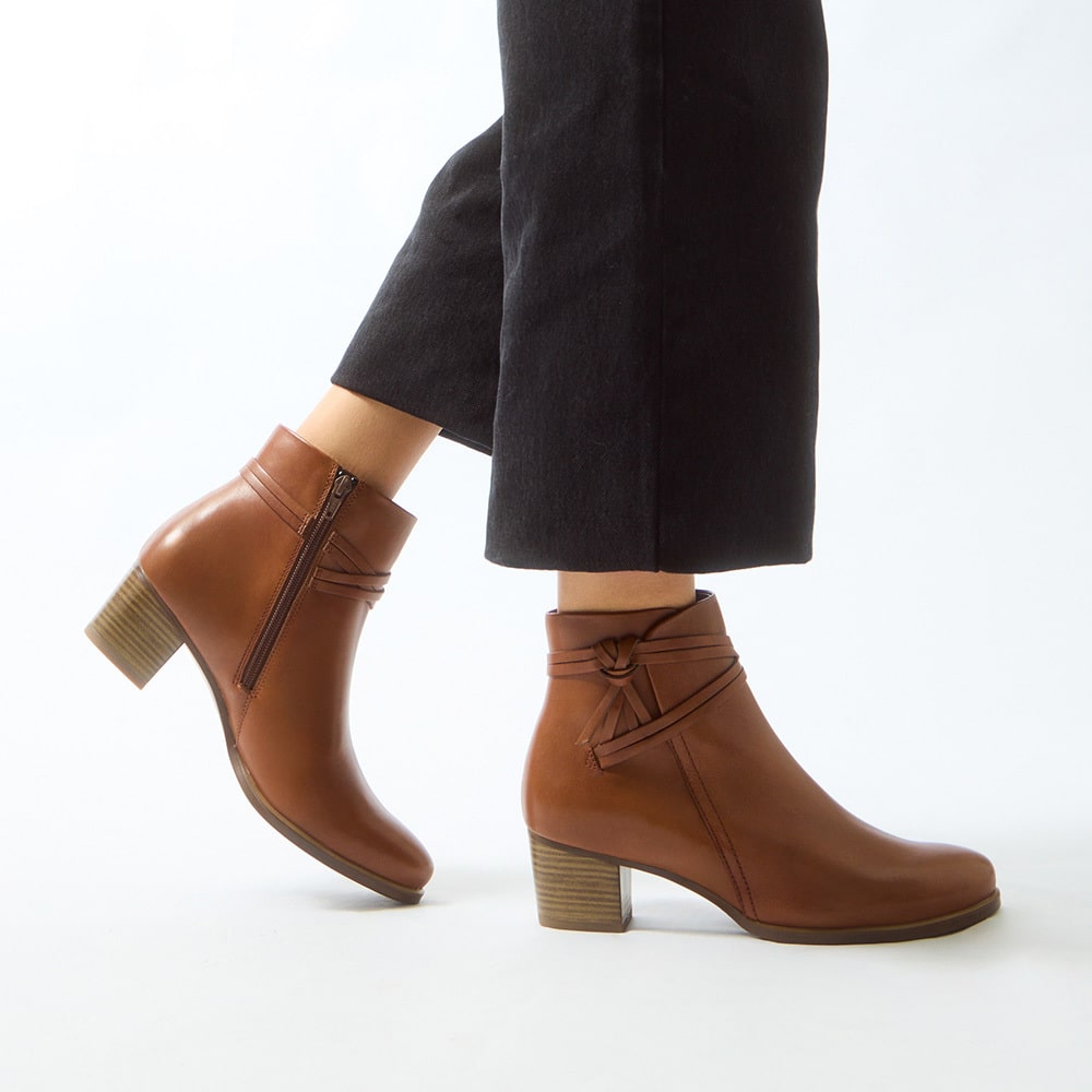 Carlton Boot in Mid Brown Leather