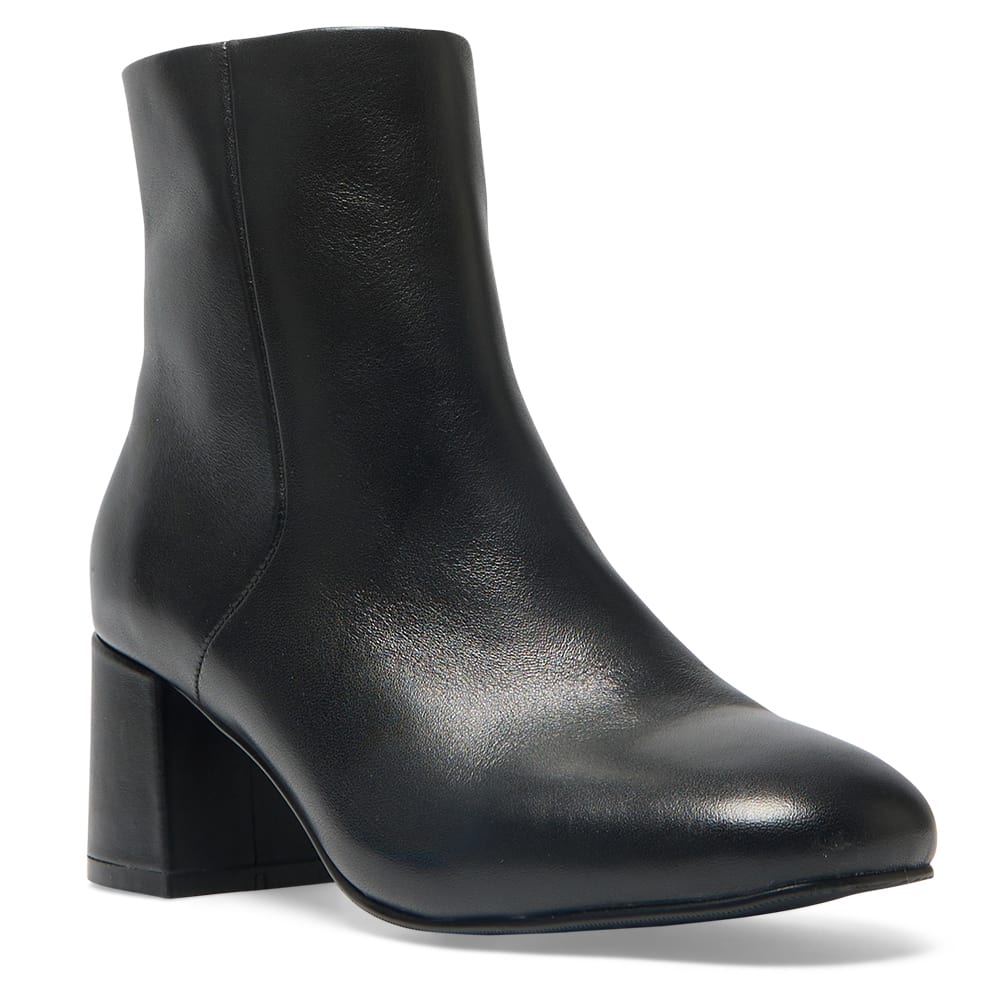 Dakota Boot in Black Leather