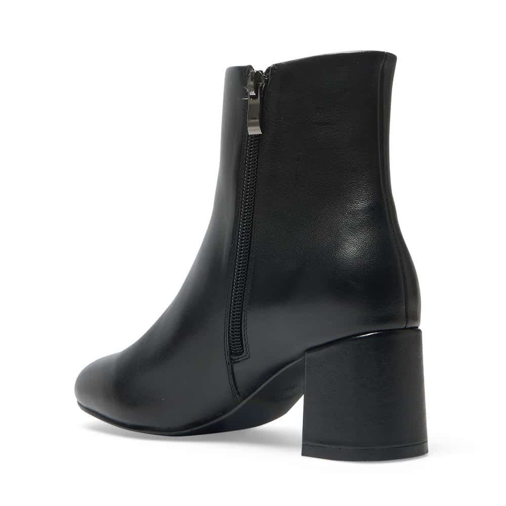 Dakota Boot in Black Leather