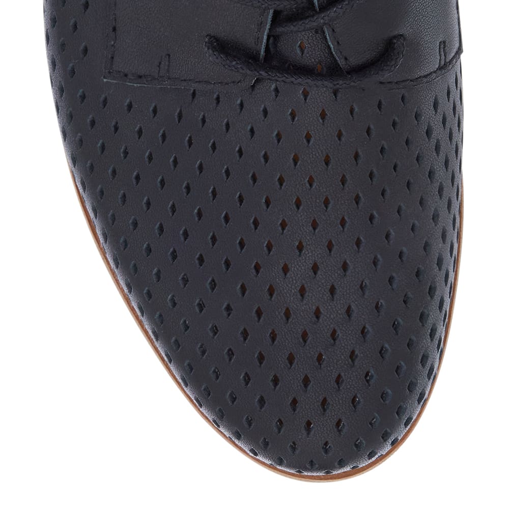 Damaris Flat in Black Leather