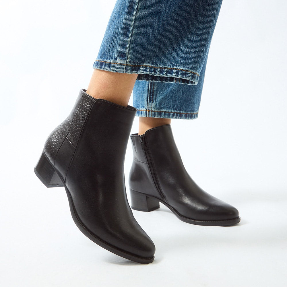Dapper Boot in Black Leather