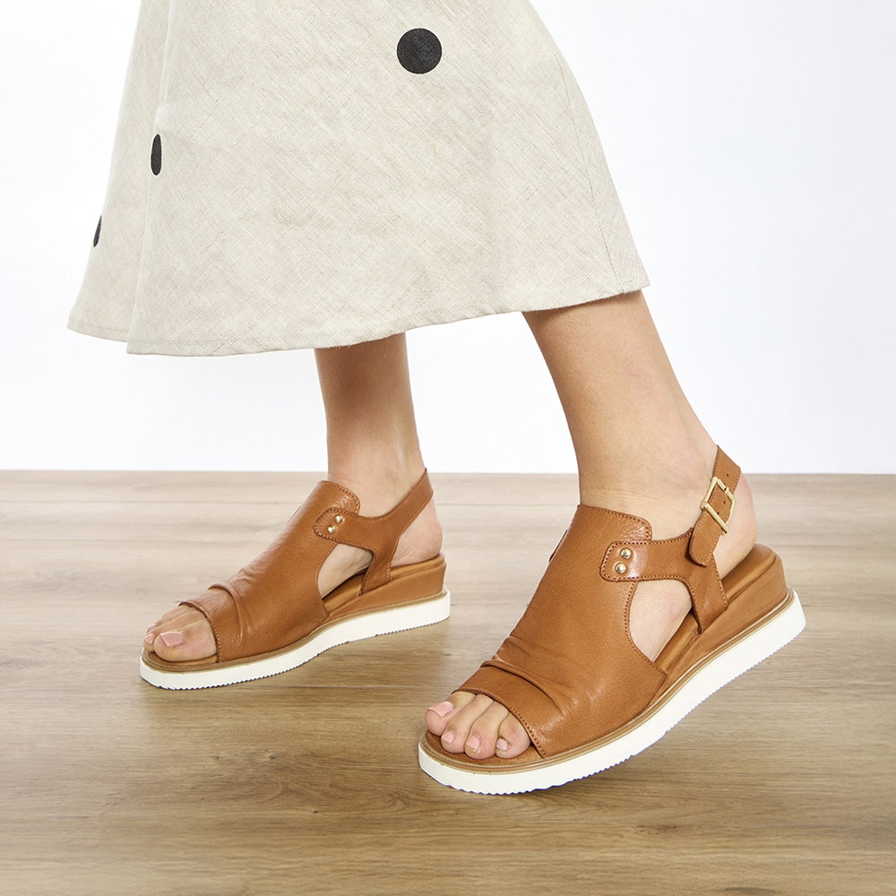 Dusk Heel in Tan Leather