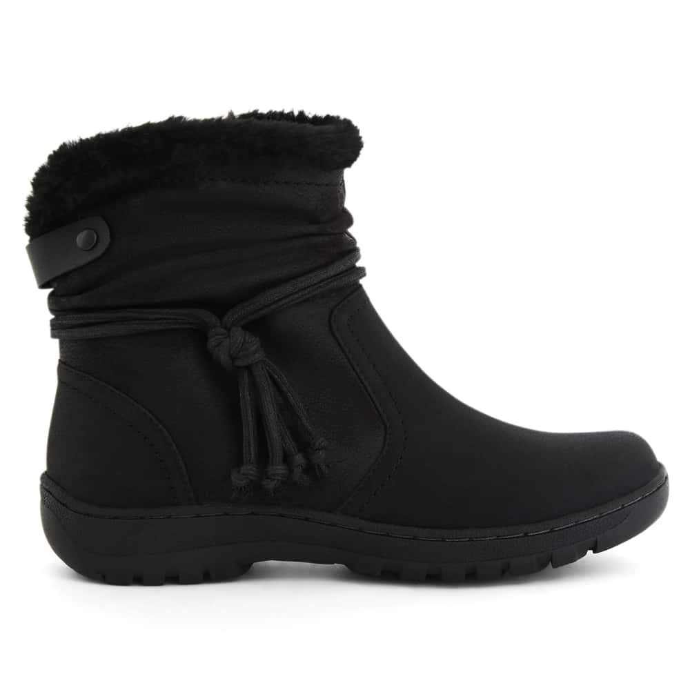 Eskimo Boot in Black On Black