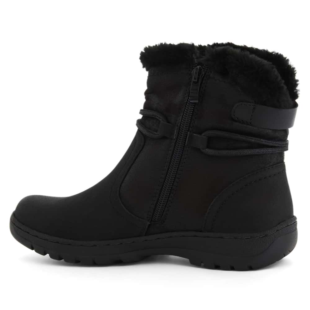 Eskimo Boot in Black On Black