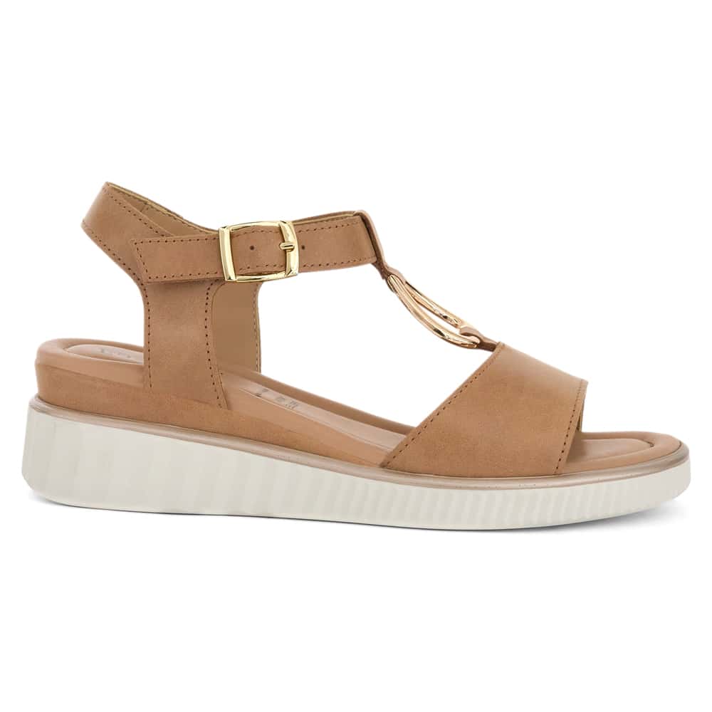 Fasinate Wedge in Camel Leather