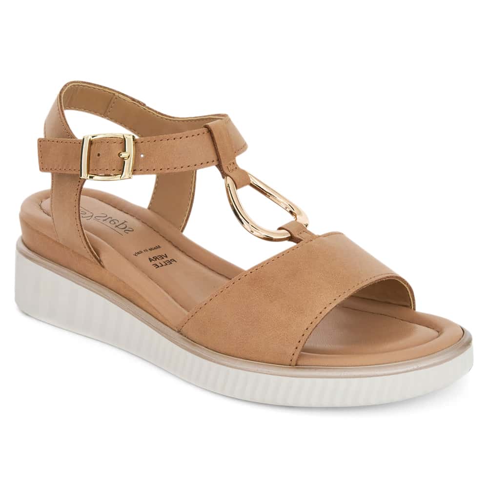 Fasinate Wedge in Camel Leather
