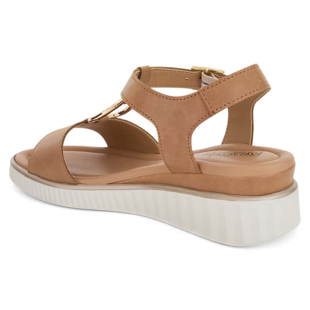 Fasinate Wedge in Camel Leather