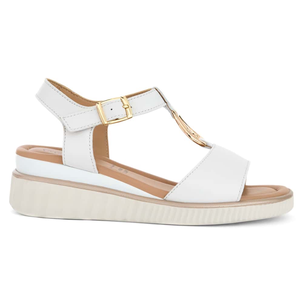 Fasinate Wedge in White Leather