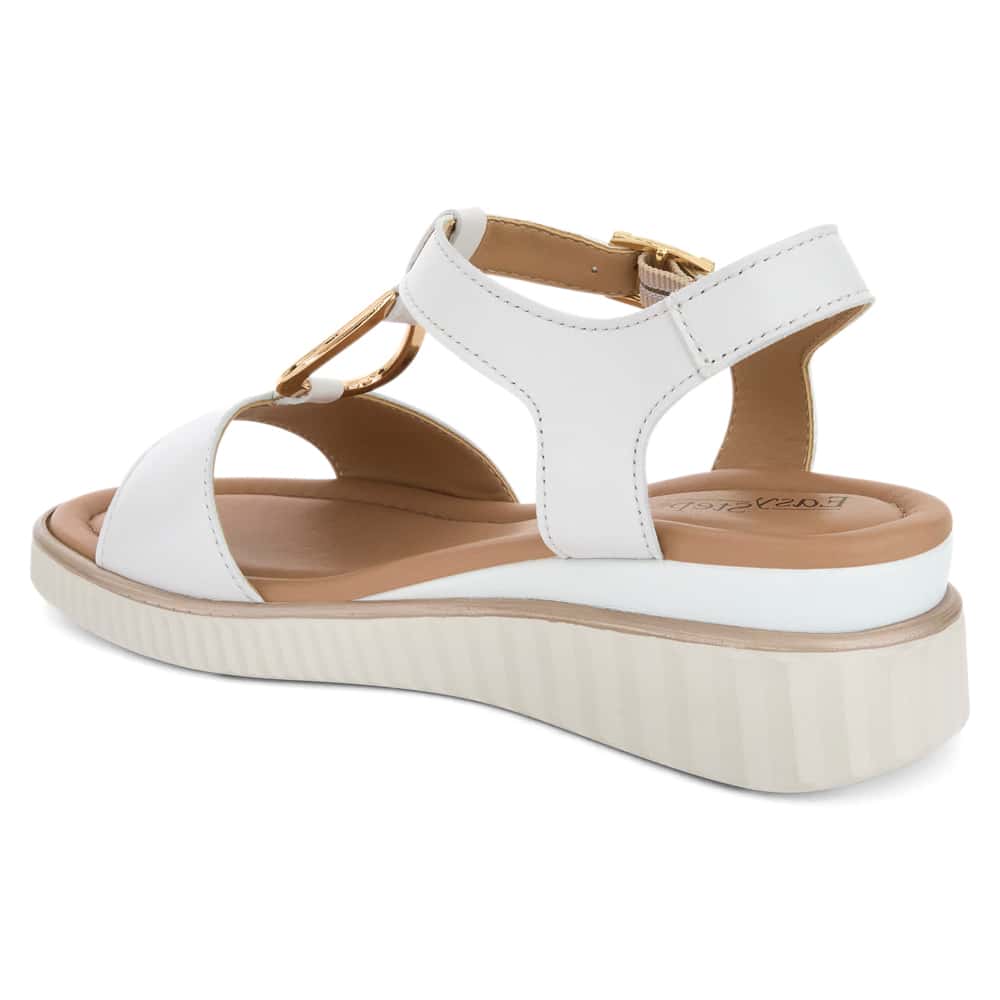 Fasinate Wedge in White Leather