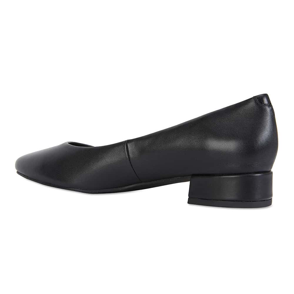 Janine Pumps in Black Leather