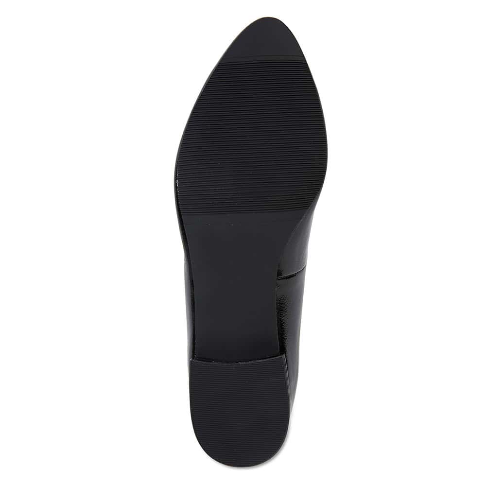 Janine Pumps in Black Patent