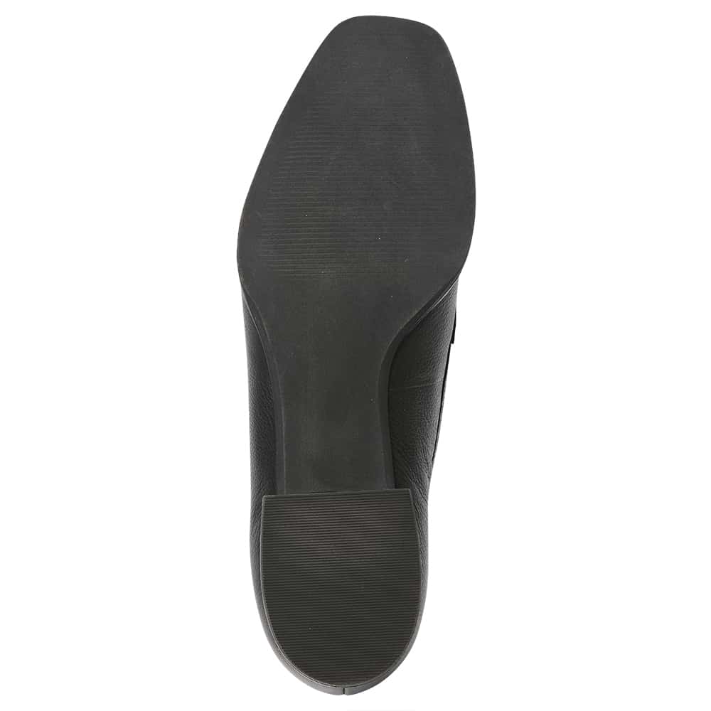 Logan Loafer in Black Leather