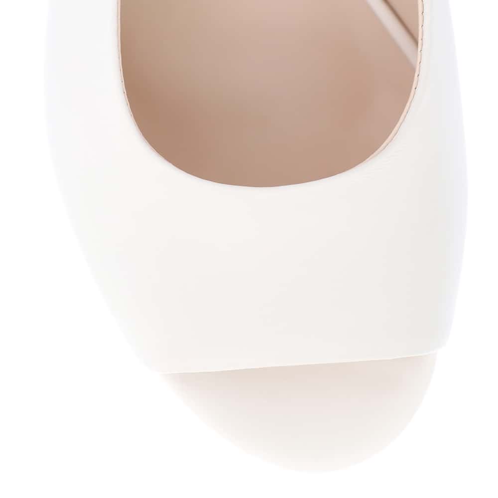Martina Heel in Ivory Leather