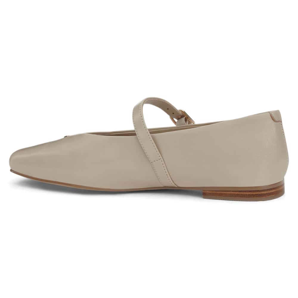 Pearl Ballet Flat in Ivory Leather