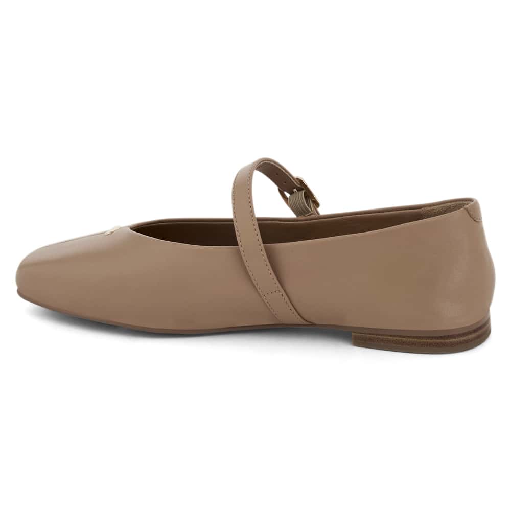 Pearl Ballet Flat in Nude Leather