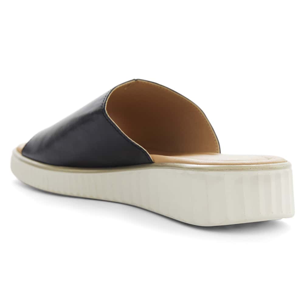 Safari Sandal in Black Leather