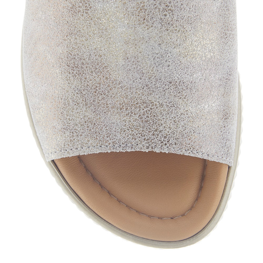 Safari Sandal in Silver Frost Leather