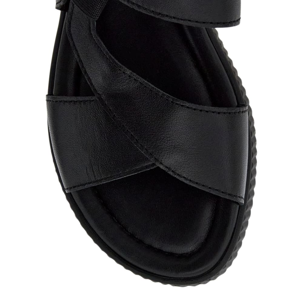 Solo Wedge in Black On Black Leather
