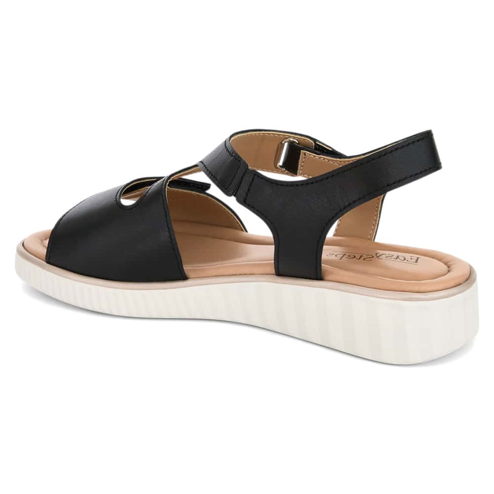 Soraya Wedge in Black Leather