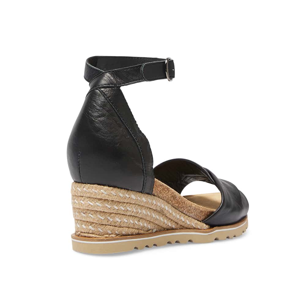 Tora Wedge in Black Leather
