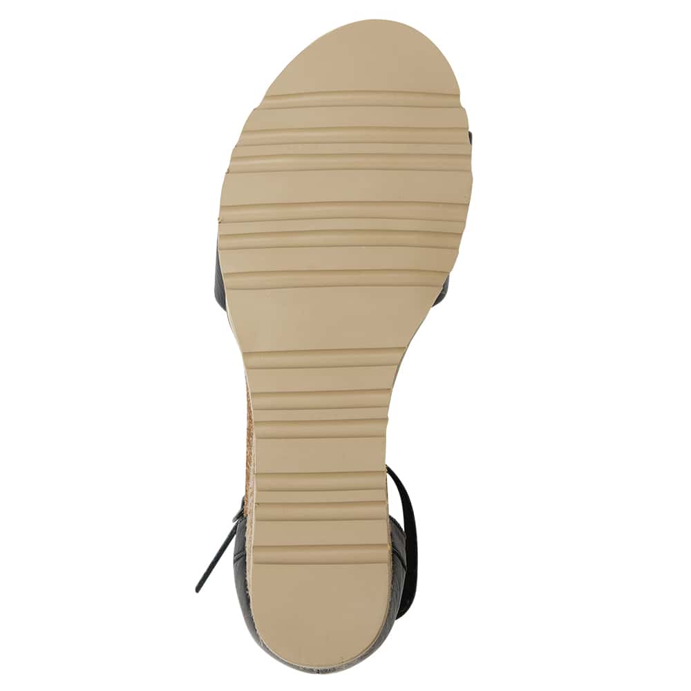 Tora Wedge in Black Leather