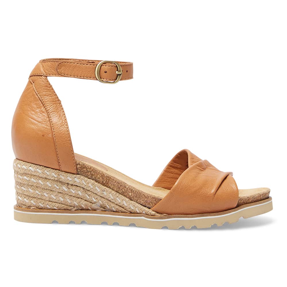 Tora Wedge in Tan Leather