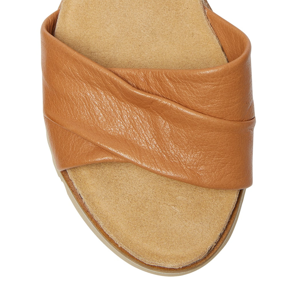 Tora Wedge in Tan Leather