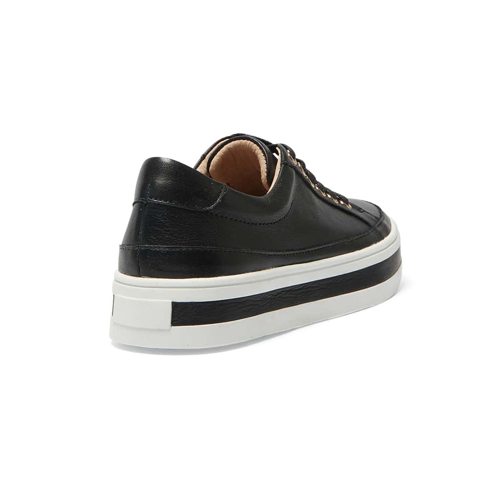 Uruguay Sneaker in Black Leather