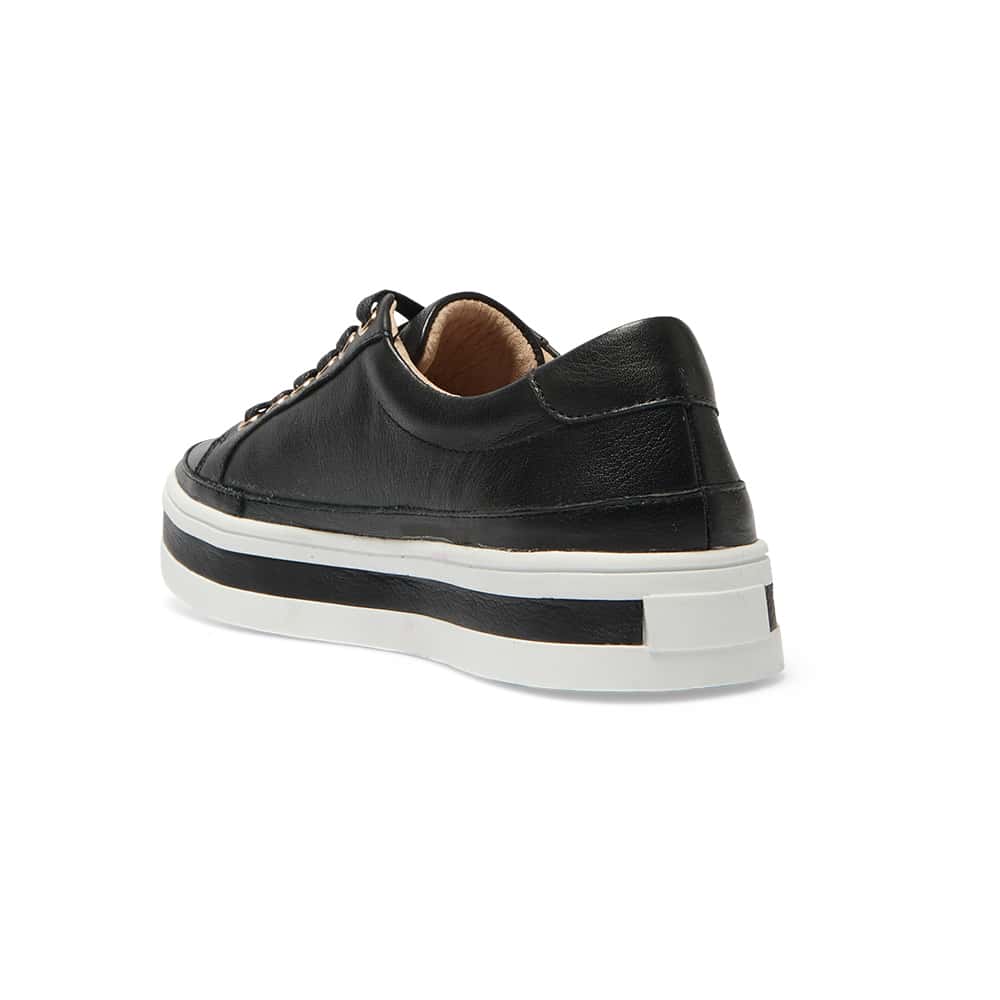 Uruguay Sneaker in Black Leather