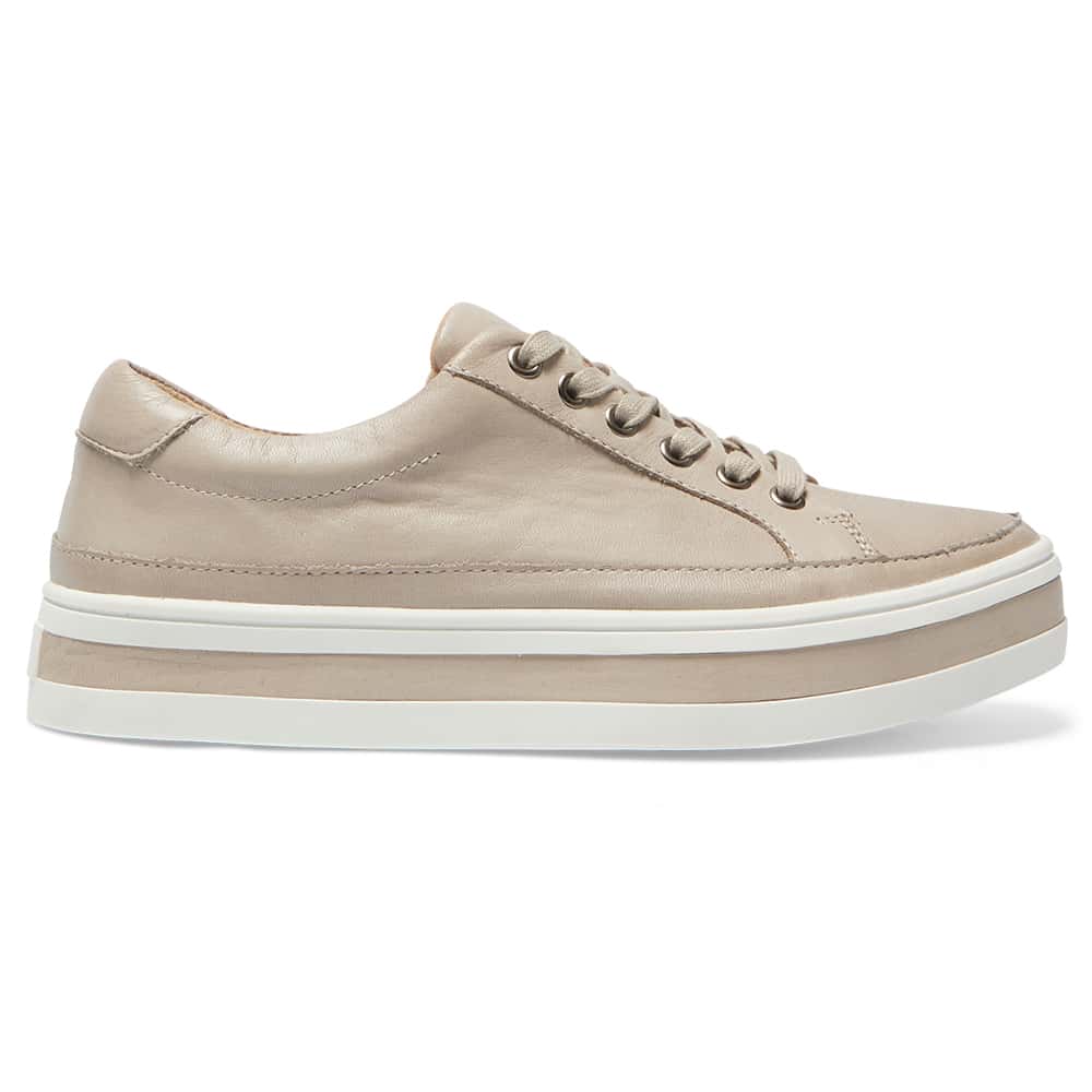 Uruguay Sneaker in Light Grey Leather