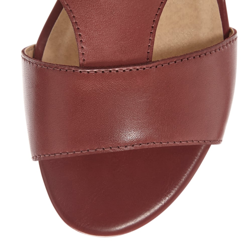 Valetta Heel in Red Leather